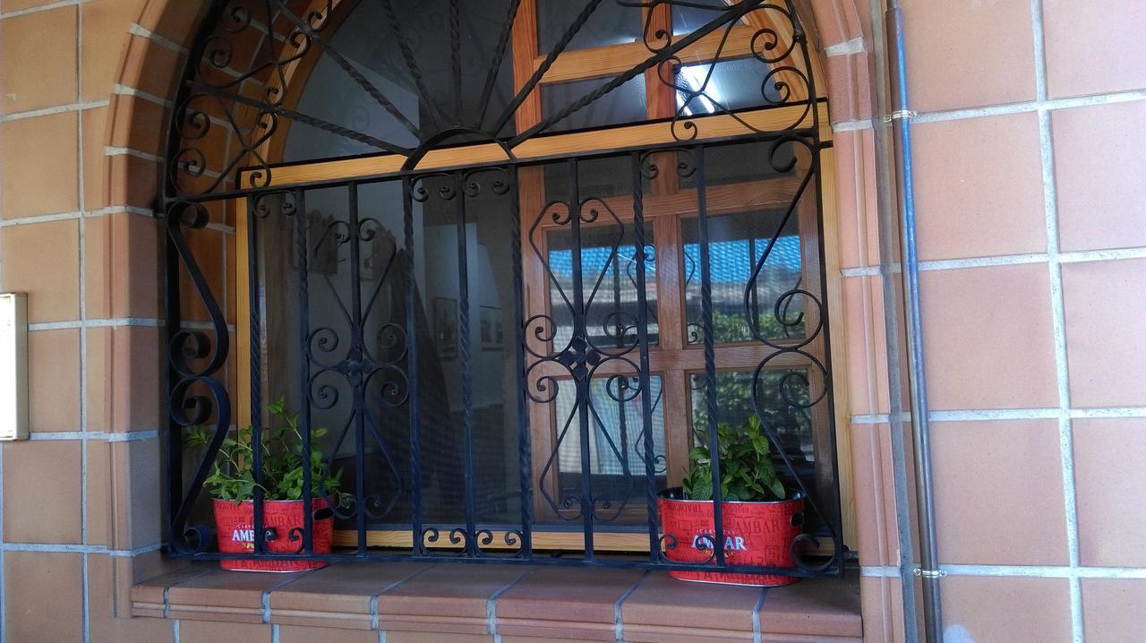 Hostal El Busto Teruel Kültér fotó